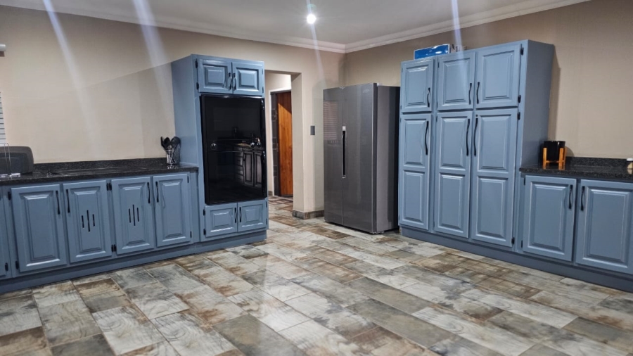 4 Bedroom Property for Sale in Zilkaatsnek North West